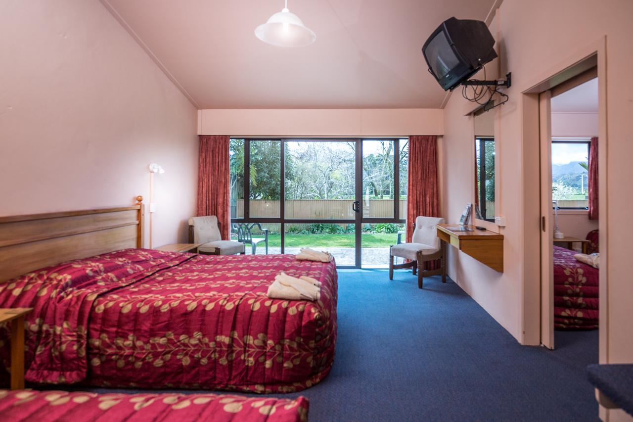 Karamea Village Hotel ภายนอก รูปภาพ