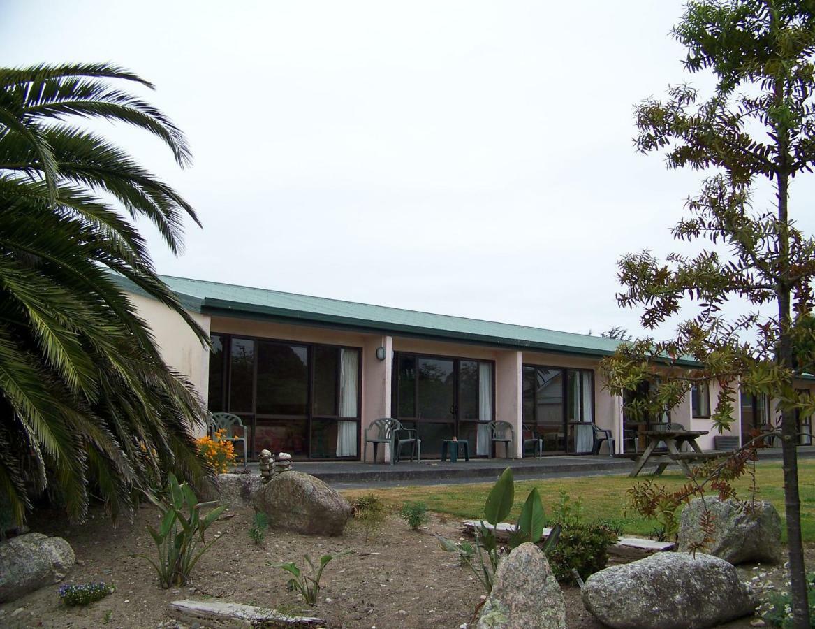 Karamea Village Hotel ภายนอก รูปภาพ